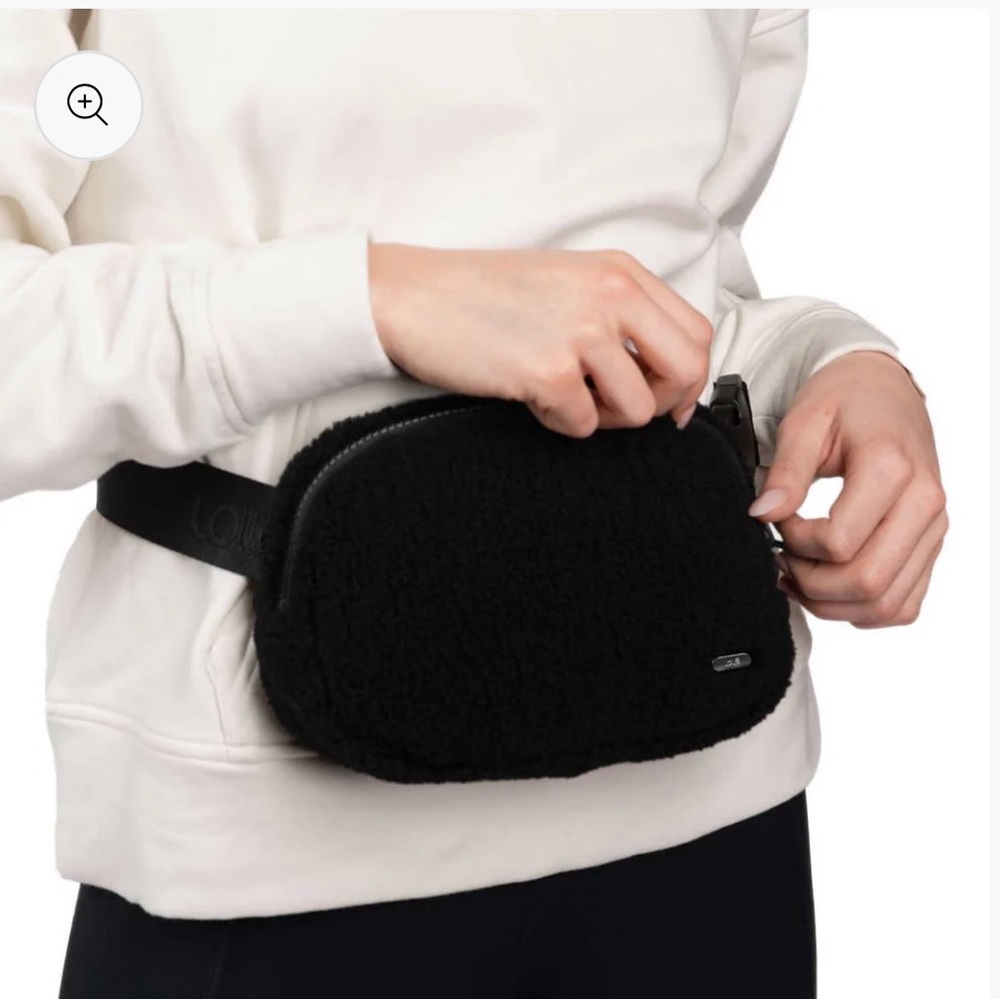 Lolë Fleece Unisex Belt Bag